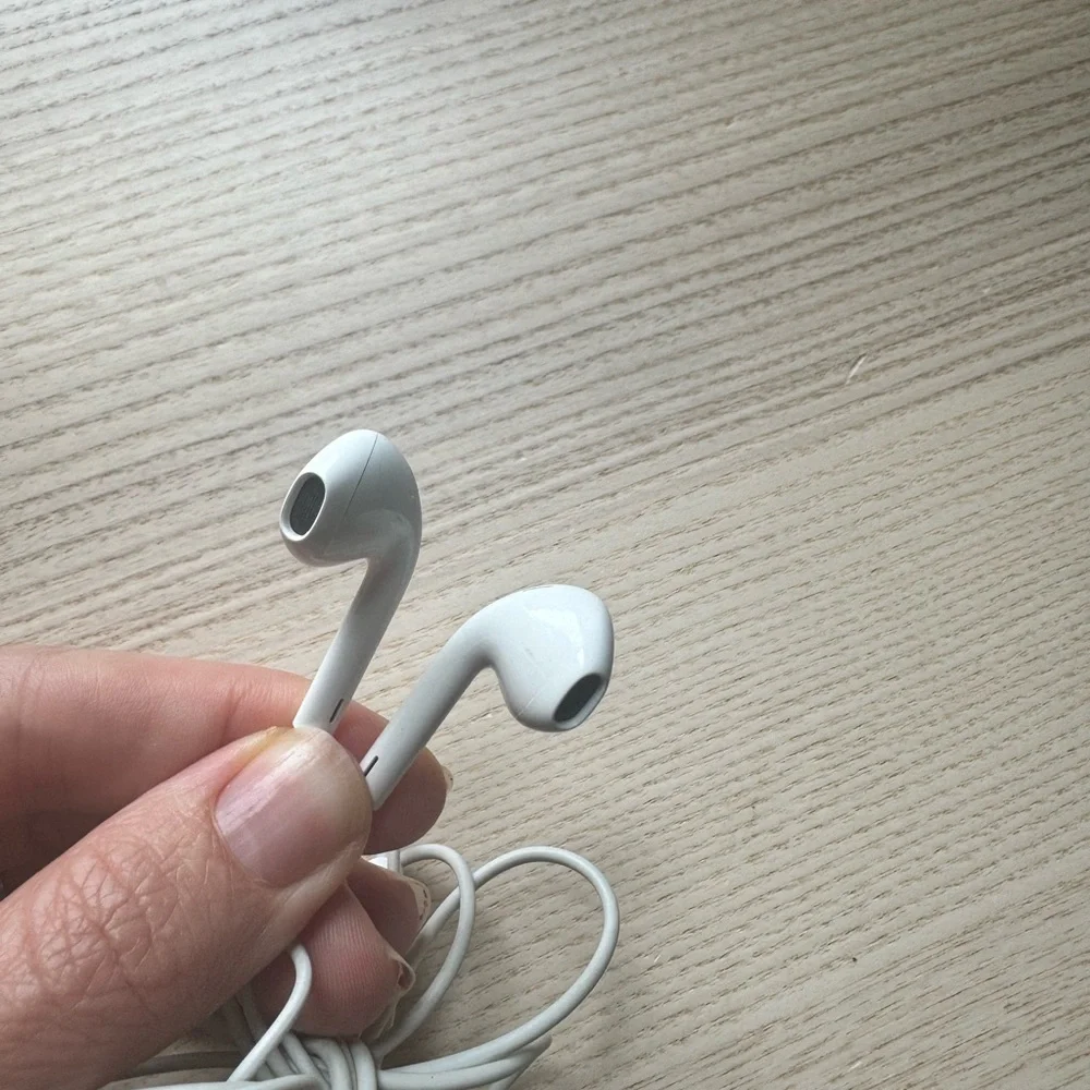 Apple EarPods with Lightning Connector